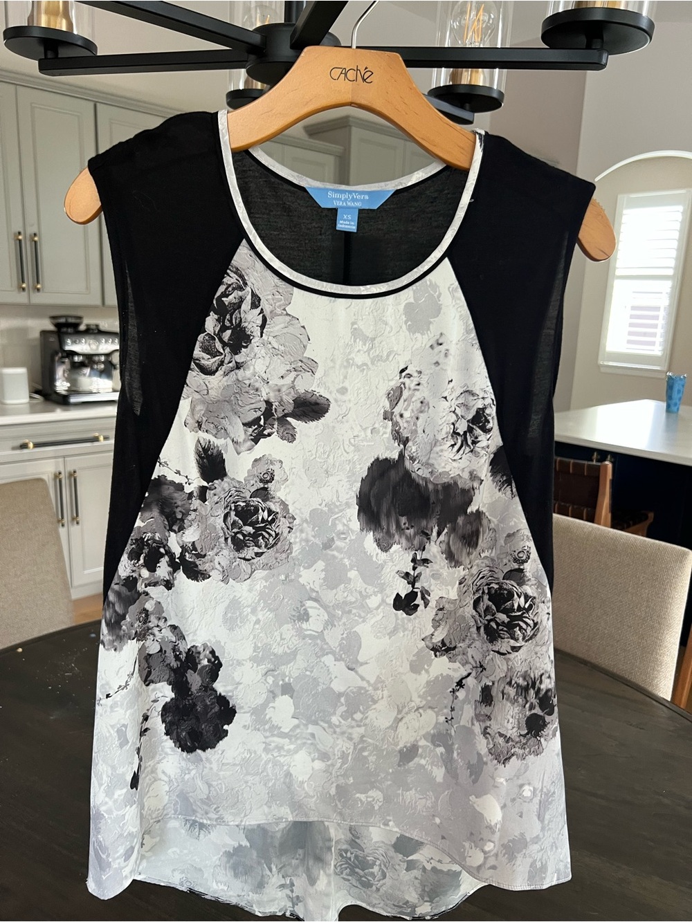 Simply Vera Vera Wang Black and White Floral Tank